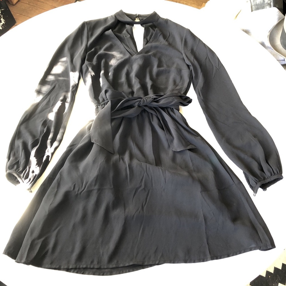 Vintage puff long sleeve Keyhole dress, black.